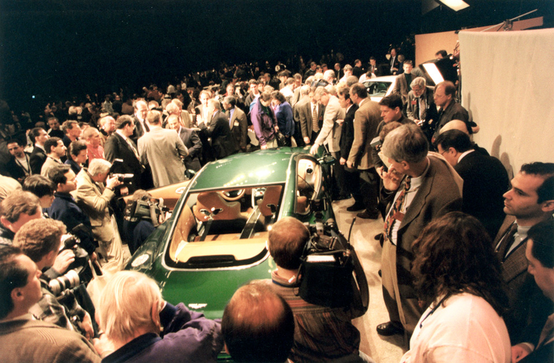 Illustration for article titled This Is How Ridiculous The Detroit Auto Show Will Look In 25 Years
